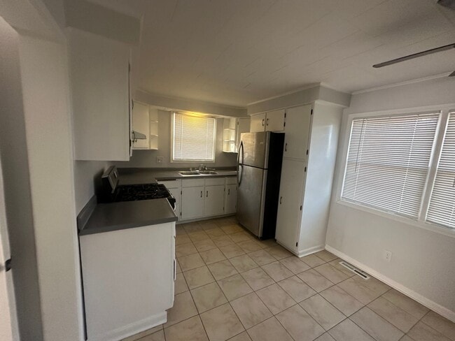 Photo - Awesome 2 bedroom house just outside Antioch!