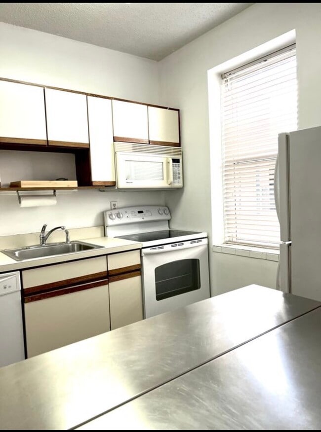 Photo - 1415 Commonwealth Ave Unit 502