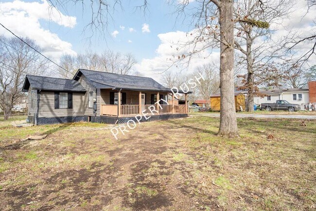 Photo - 8229 Patterson Rd