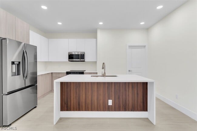 Photo - 1827 Embers Pkwy W