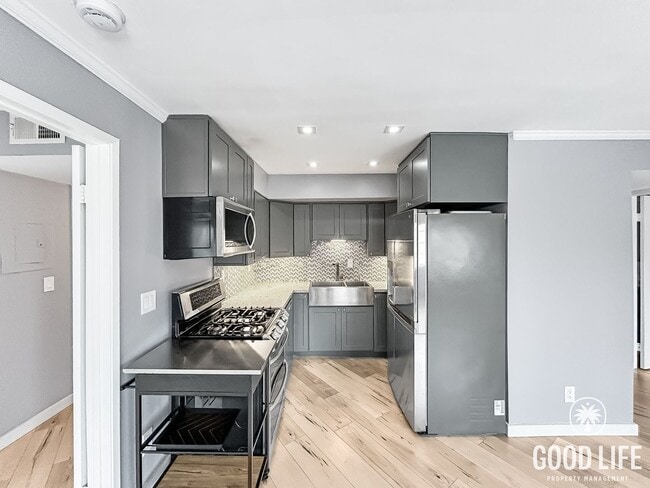 Photo - Beautiful 2BD/2BA W/ Reserved Parking and In-Unit Laundry in North Park! Unidad 306