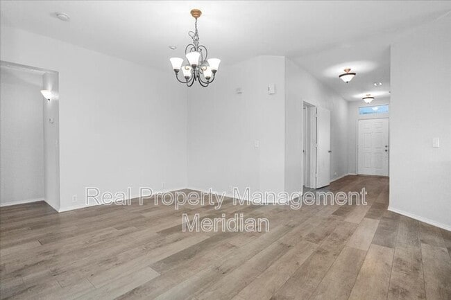 Photo - 1704 Little Deer Ln