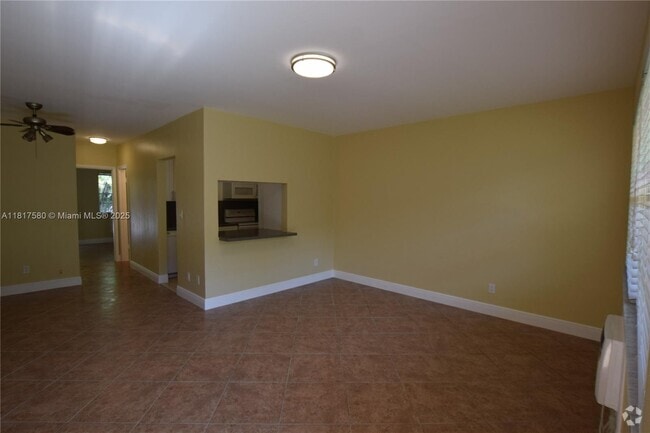 Building Photo - 2915 Plunkett St Unit 2D Rental