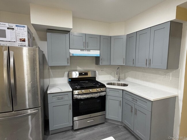 Photo - 924 E 106th St Unit 1st floor