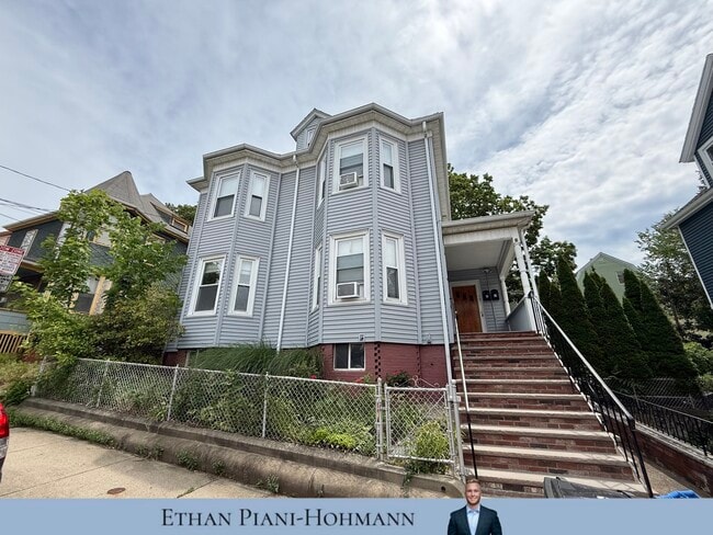 Building Photo - 79 Glenwood Rd Unit 1 Rental