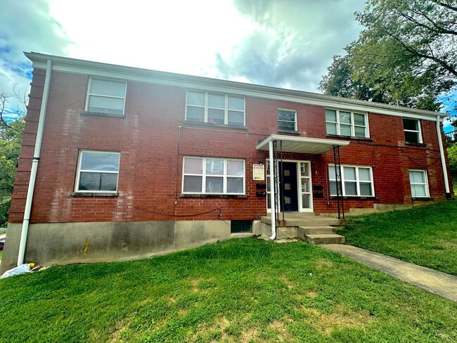 Building Photo - 1431 Nightingale Rd Unit 1431-2 Rental