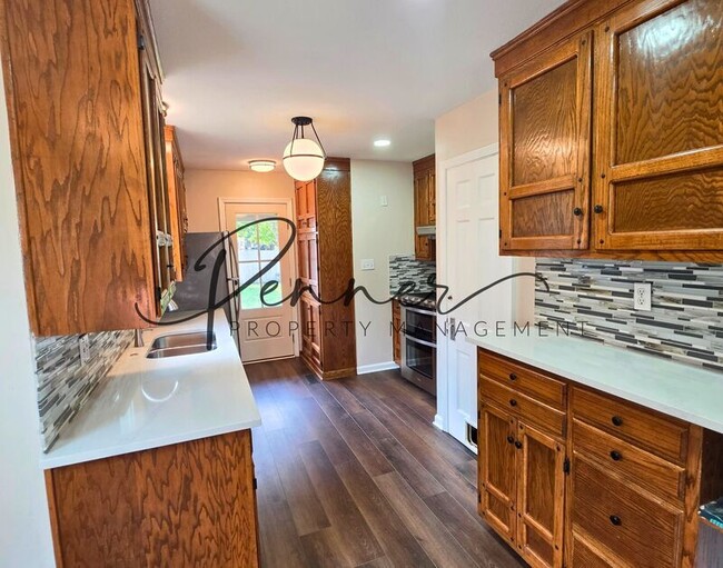 Photo - 431 E 69th Terrace