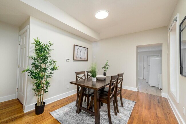 Photo - 1363 Indianola Ave