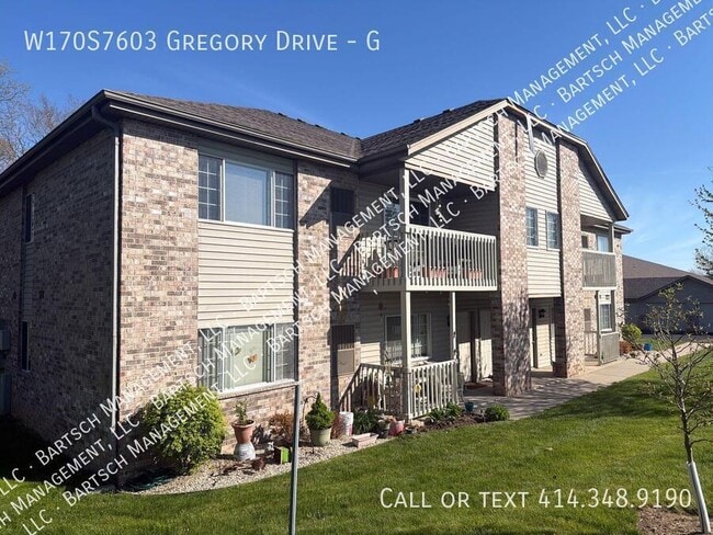 Building Photo - W170S7603 Gregory Dr Unit G