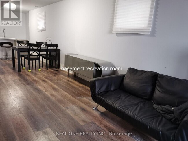 Photo - 62 Sunnypoint Crescent