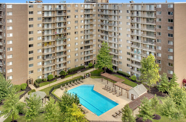 Sparkling Outdoor Swimming Pool
