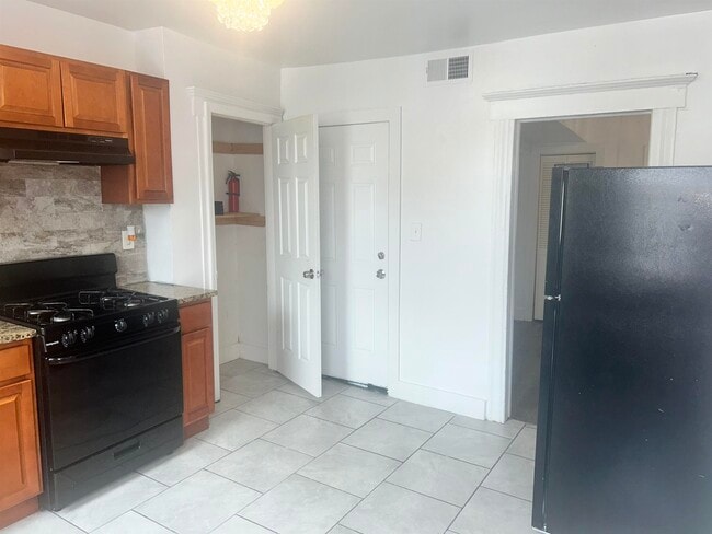 Photo - 21 Tillinghast St