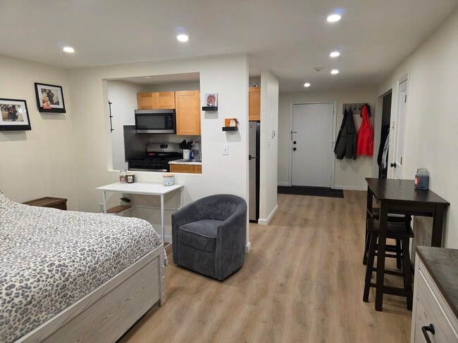 Photo - 5 Lancelot Court Unit 5