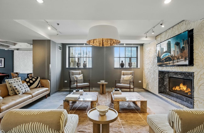 Photo - 222 W Randolph St