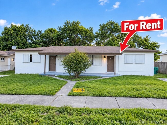 Building Photo - 15741 NW 38th Pl Unit B