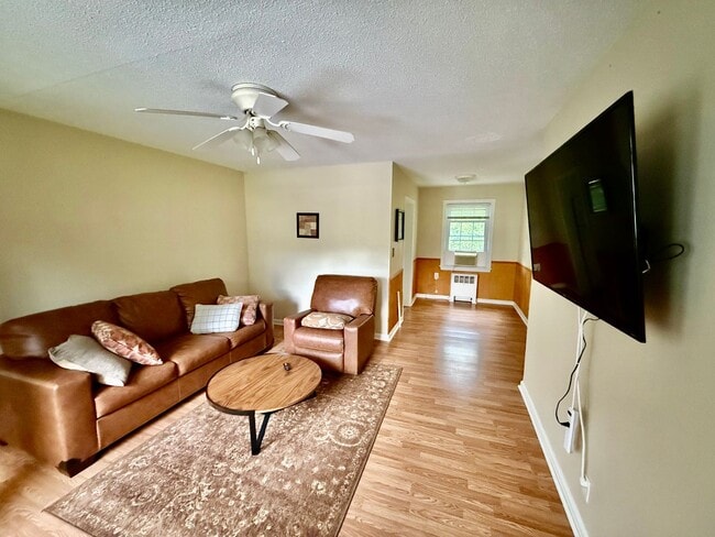Photo - Two bedroom, 1 bath condo in Burlington (B... Unit 15-E