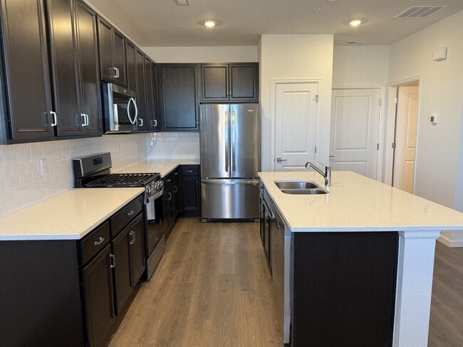 Photo - 1929 Zephyr Rd