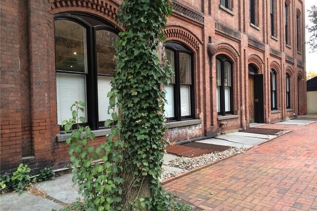 Photo - 300 Ferdon Ave