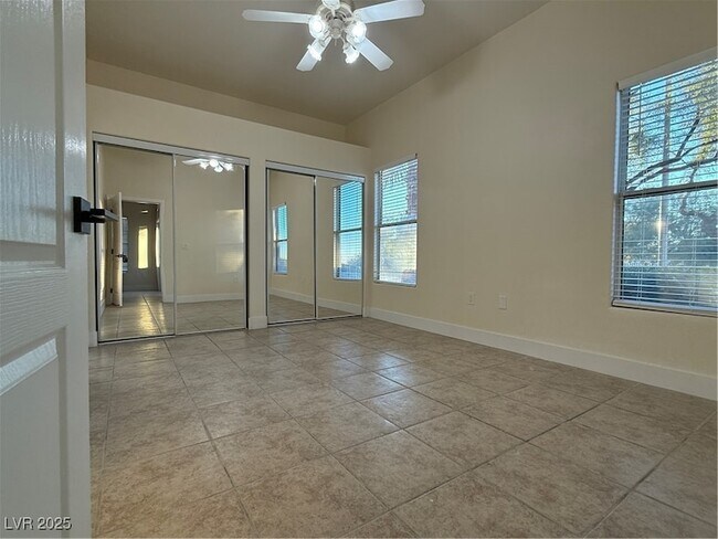 Photo - 2305 W Horizon Ridge Pkwy Unidad 713