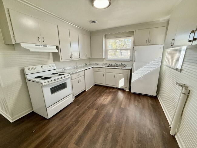 Photo - 2 Bedroom Madison Duplex w/ Fenced Yard $1300