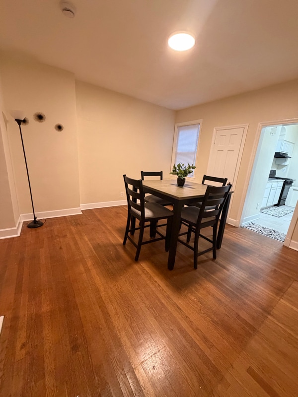 Photo - 507 E Cold Spring Ln Unidad Room 3