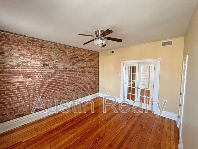 Photo - 4658-4660 Tyrolean Ave Unit Apt 2F
