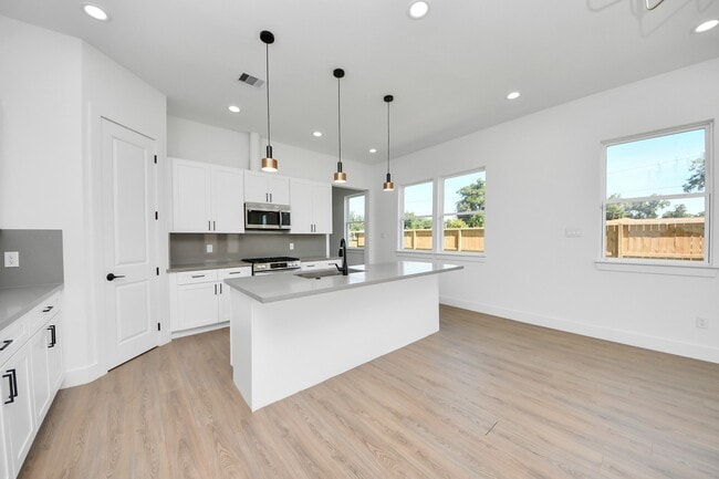 Photo - 4129 E Toliver St
