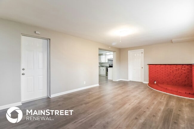 Photo - 921 Hillside Dr