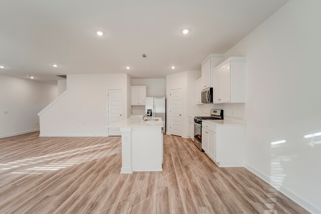 Photo - 139 S Maroon Ave