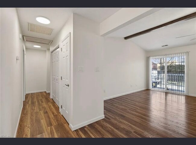 Photo - 744 Flagship Dr