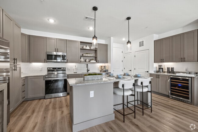 2BR, 2BA - 1,086SF - Kitchen