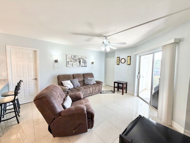 Photo - ** GRANADA LAKES ** 1 BED / 1 BATH CONDO - GREAT LOCATION - SMALL PET OK! - ANNUAL RENTAL