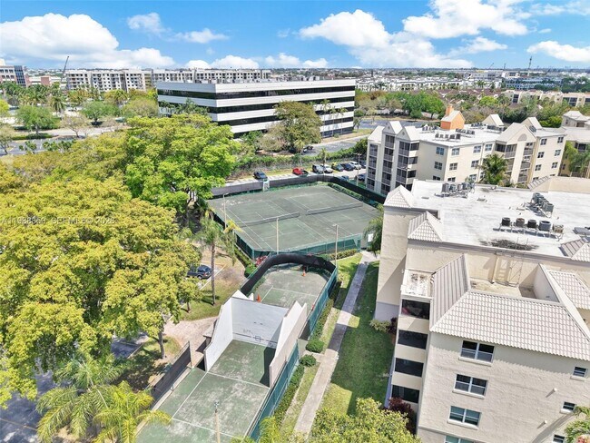 Photo - 8343 Lake Dr Unit 303