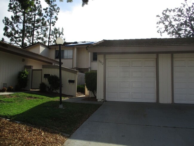 Building Photo - Rancho Bernardo 3 bedroom 2.5 bath Spaciou... Rental