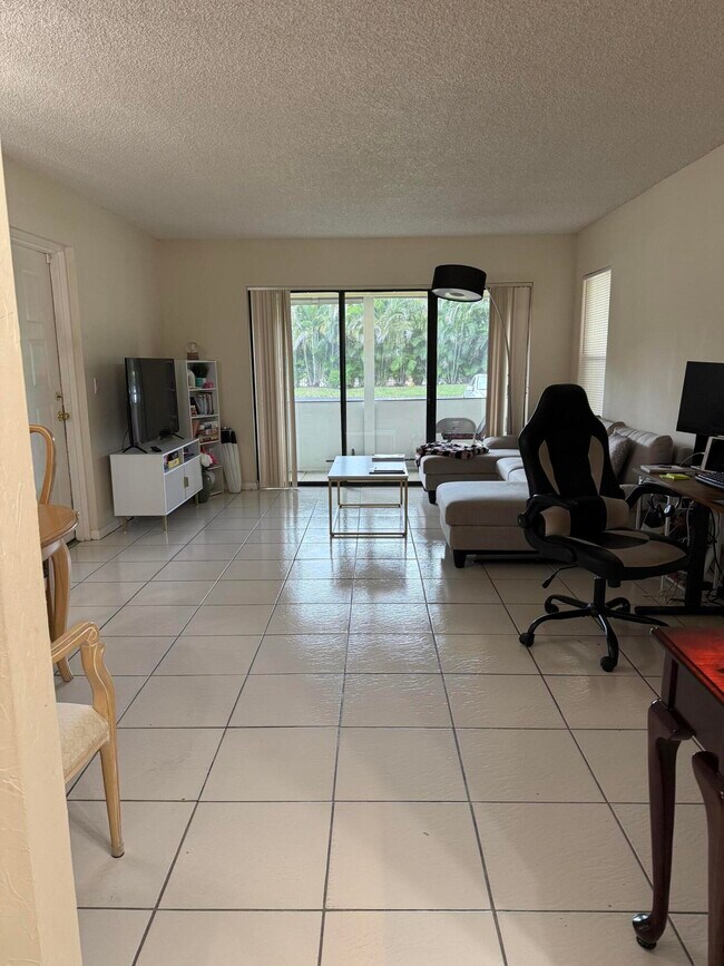 Photo - 721 Sunny Pine Way Unit A1