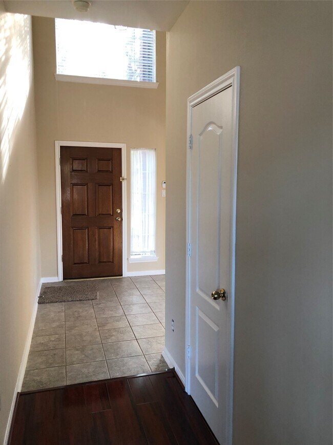Photo - 1602 Candleston Ln
