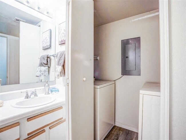 Photo - Riverside Park Apartments