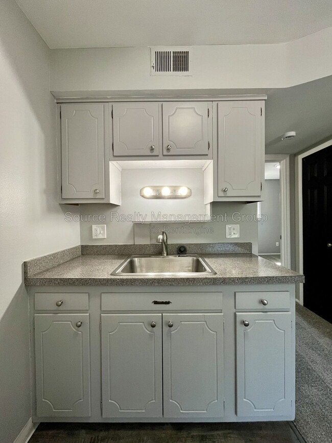 4441 Oakwood Unit 4