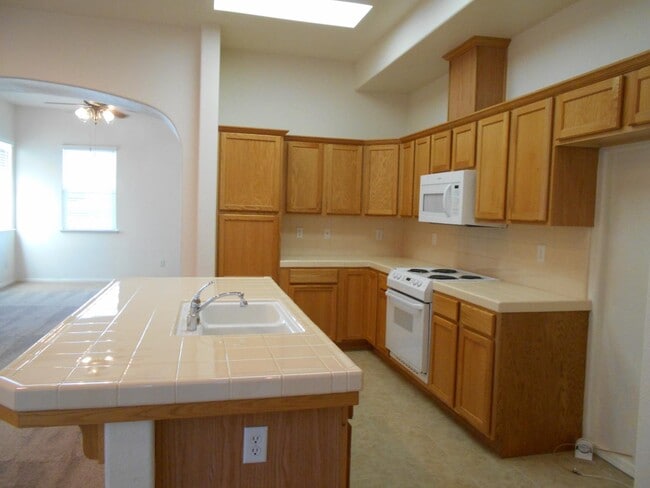 Photo - 638 W Milano Ln