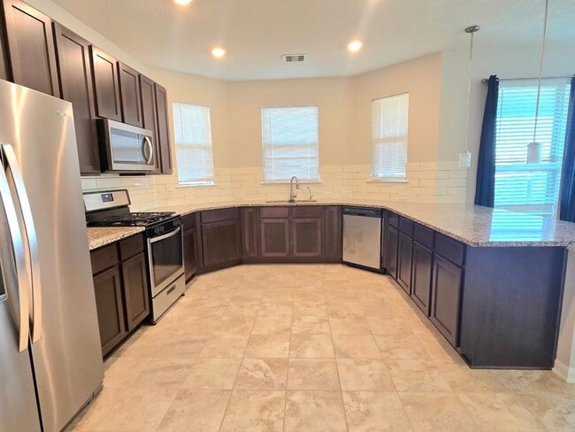 Photo - 25250 Laird Knoll St