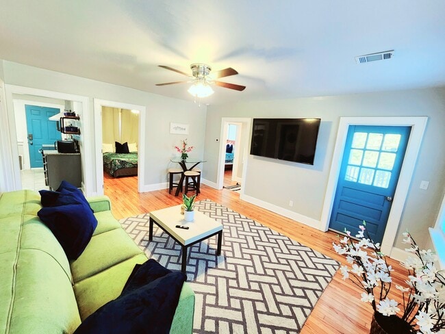Photo - Blue Door Apartments Unit 1304