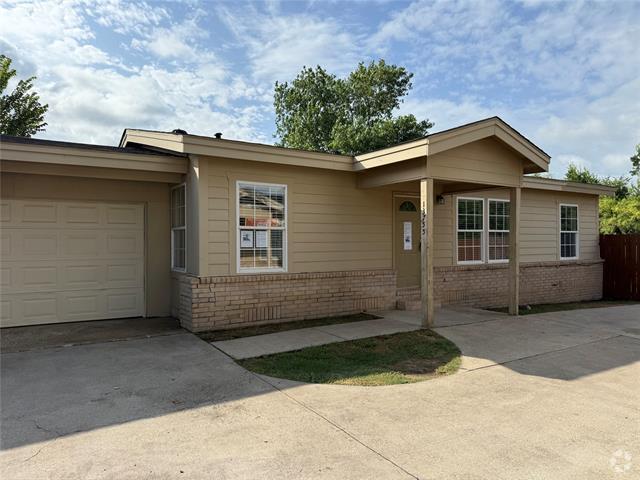 Building Photo - 13755 Biggs St Rental