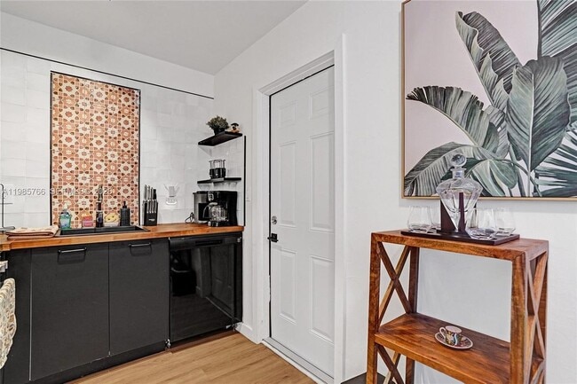 Photo - 754 NE 40th St