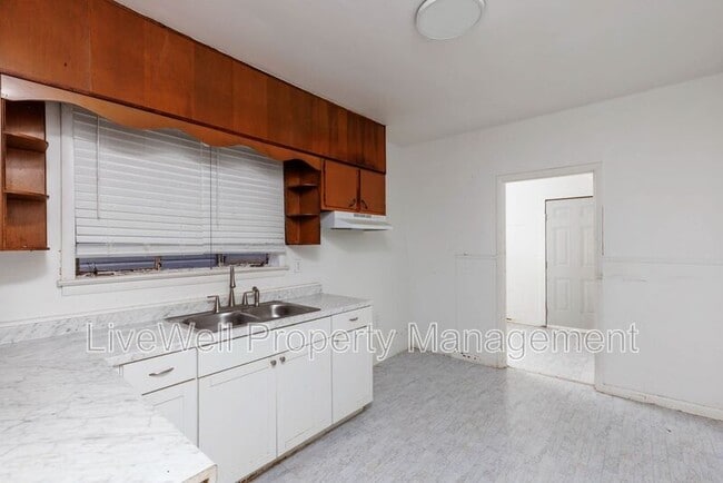 Photo - 1306 Avenue R House