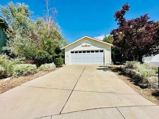 Photo - 1170 Forest Knoll Ct House