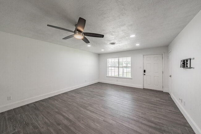 Photo - 6700 Curtis Rd