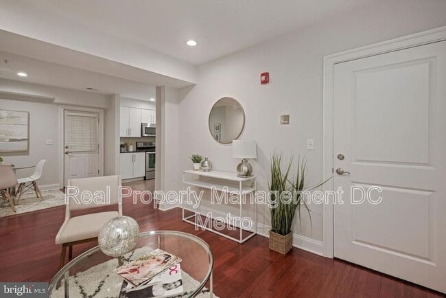 Photo - 3925 Fulton St NW Unidad #2