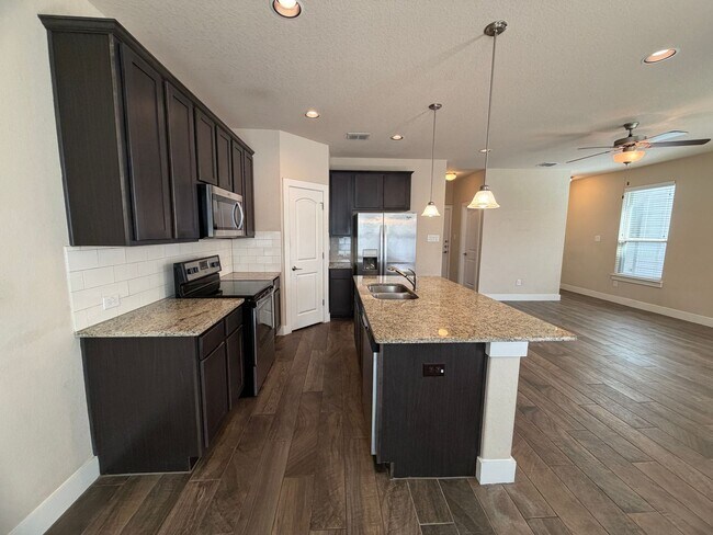 Photo - Great Location ~ Fabulous Townhome in New Braunfels 3/2.5 ~ Minutes from Gruene ~ Move in Ready!