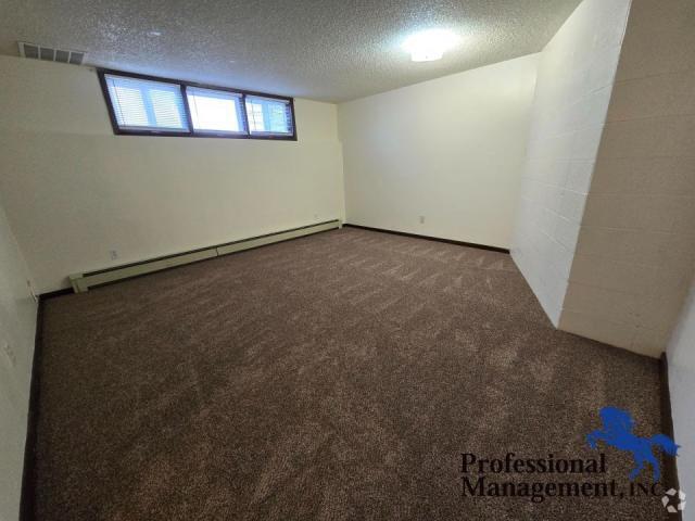 Building Photo - 2 bedroom in Billings MT 59102 Rental