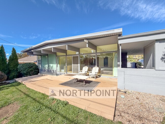 Photo - Midcentury Modern Masterpiece